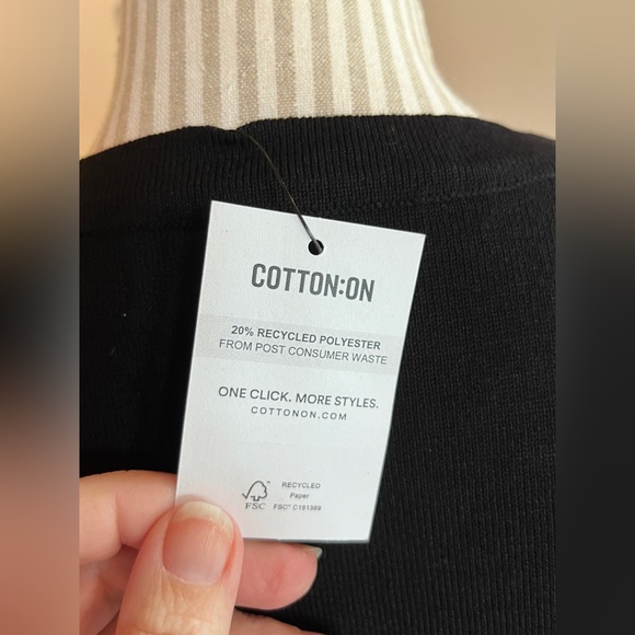 2/$20 Nwt cropped sweater size small - Picture 4 of 4